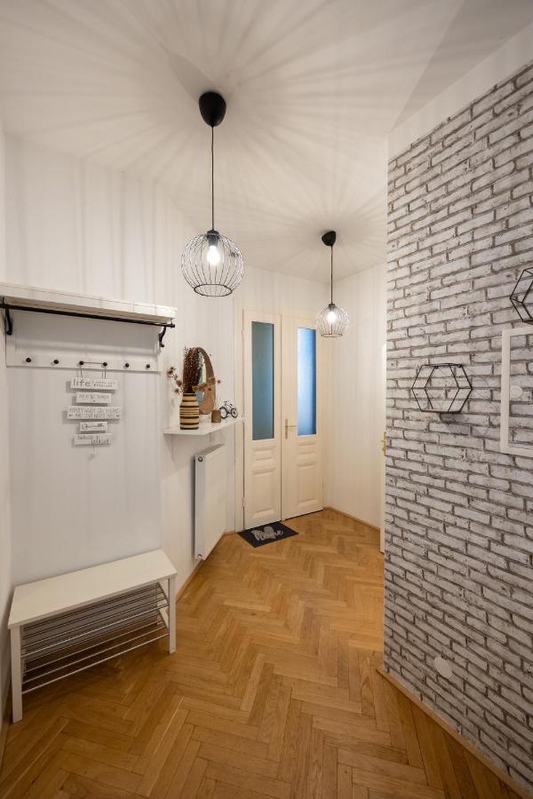 Turquoise Inspired Deluxe Centrally Located Vienne Extérieur photo